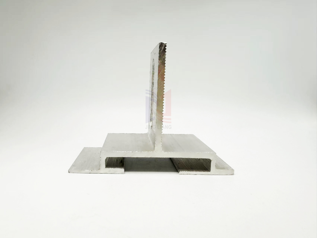 Легкий и долговечный рельс для системы поддержки фасада из терракотовых панелей толщиной 18 мм